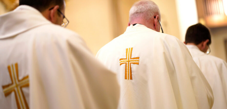 PRIESTS MASS FOR VOCATIONS