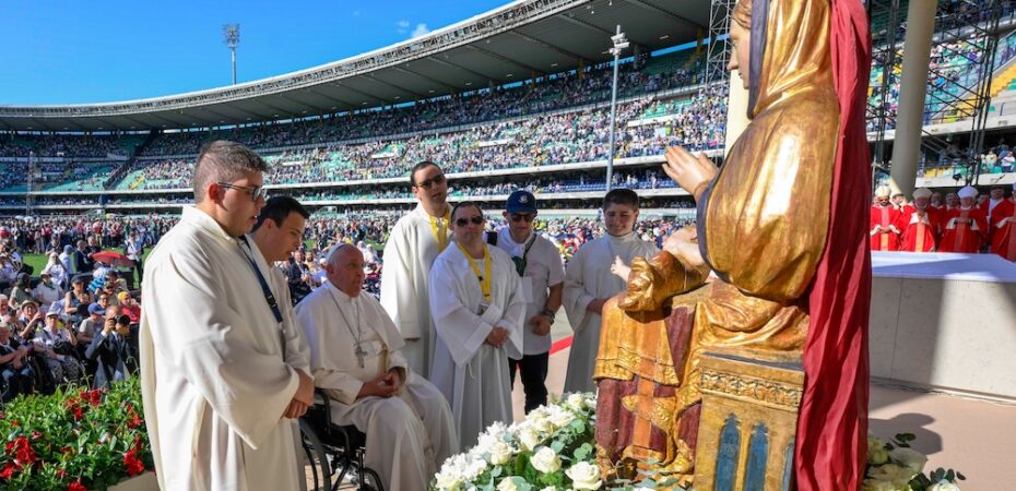 POPE FRANCIS VERONA STADIUM MASS